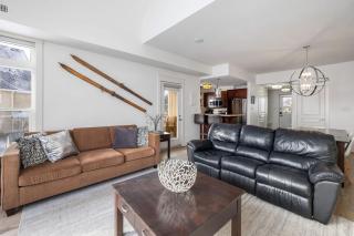 Rivergrass Home with Mountain and Golf Course Views - 5