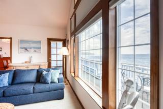 Oceanfront Depoe Bay Paradise - Watch Whales! - 8