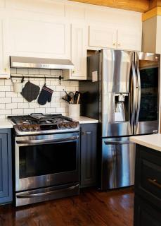 Arch Fun Cabin | Modern Cabin w/ Hot Tub & Views - 1