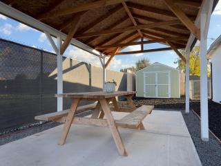 Sequoia Basecamp w Fenced Yard - 8