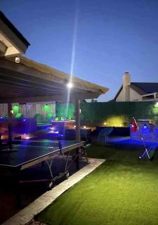 Renovated 4BR home with private pool, BBQ, ping pong & Free Parking , 20 min from strip - 3