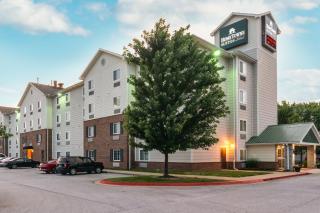 HomeTowne Studios & Suites by Red Roof Bentonville - 0