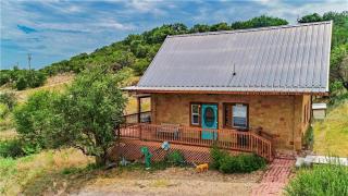 RUSTIC BLUEBONNET CABIN With VIEW BY HIDDEN FALL PARK - 2