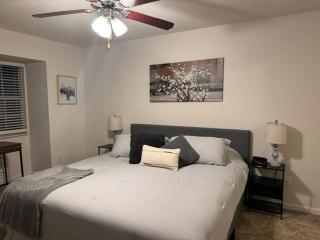 The Noles Nest- 32 home close to campuses - 9