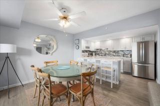 Beautifully Upgraded 1 Bedroom Ocean View Condo! - 4