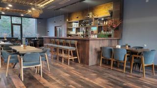 Hotel - Jodi Lare - 2