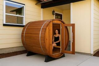 Downtown Suite BnB-Maple Hot Tub Barrel Sauna - 4
