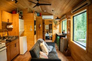 The FISH HAUS A Montana Tiny Cabin Forest Retreat - 8