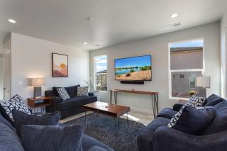 Paseos 1129 Foosball Table, BBQ Grill, Xbox S, Community Trailer Parking & Pickleball Courts! - 5