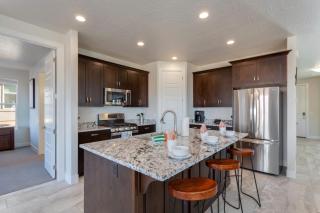 Paseos 1129 Foosball Table, BBQ Grill, Xbox S, Community Trailer Parking & Pickleball Courts! - 2