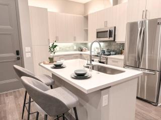 Lux and thee City - Fort Worth - Same Day Bookings - 1