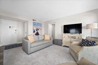 Stunning oceanfront 2 Bedroom with outdoor pool! - 7