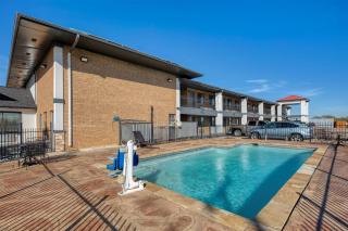 SureStay Hotel by Best Western Terrell - 5