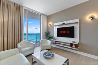 Luxury Top-Level Oasis - Oceanfront Views & Resort Perks - 0