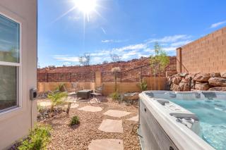 Paseos 1213 Brand New Home, Private Hot Tub, BBQ Grill, Ping Pong, Air Hockey, and More! - 9