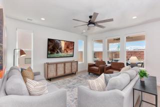 Paseos 1213 Brand New Home, Private Hot Tub, BBQ Grill, Ping Pong, Air Hockey, and More! - 2