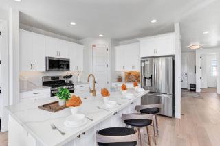 Paseos 1213 Brand New Home, Private Hot Tub, BBQ Grill, Ping Pong, Air Hockey, and More! - 1