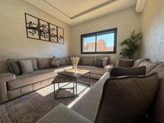 Cozy Family Apartment 2BR Pool Parking Gueliz Marrakesh - 9