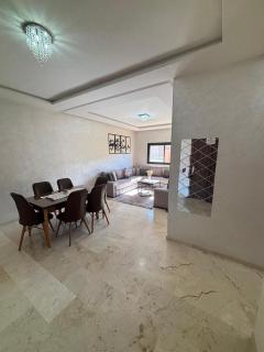 Cozy Family Apartment 2BR Pool Parking Gueliz Marrakesh - 1