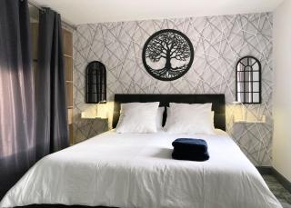 Grand Gîte Le Saule en Scie - 3 étoiles - Spa chauffé, 12 à 14 pers, jardin clos, 30 mn PuyduFou - 3