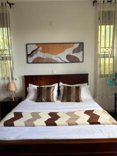 A-grade living-WiFi & parking - 8