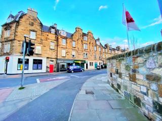 Two-bedroom city retreat close to top sites - 8