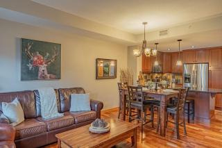 Rundle Range Retreat Lux Mtn View Condo near dt - 3