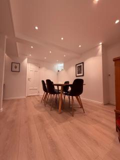 Arctic hilltop Lower Lodge - 7