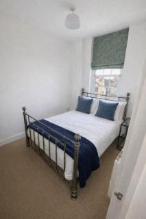 The Linen Loft - 2 Bed Luxury Apartment - 1 Bedroom Also Available - 7