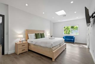 New Listing Valley Bungalow by Colby & Conrad - 7