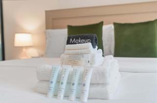 New Listing Valley Bungalow by Colby & Conrad - 6