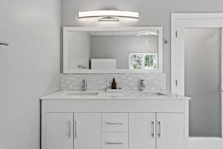 New Listing Valley Bungalow by Colby & Conrad - 3