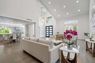 New Listing Valley Bungalow by Colby & Conrad - 5