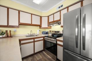 One of a Kind Direct Bay Views From This 3 Bedroom - 2