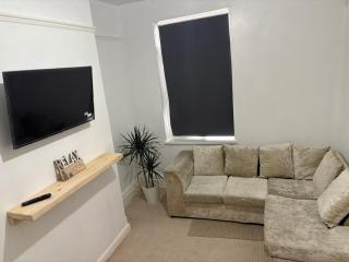 First house on Malm large comfy home from home - 0