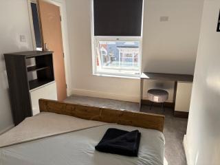 First house on Malm large comfy home from home - 2