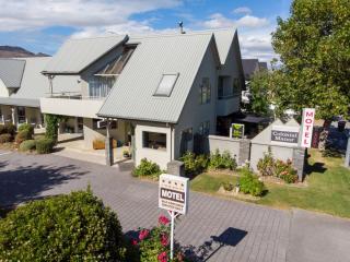 Colonial Manor Motel - 9