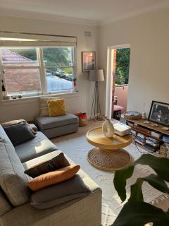 Sunny Tree House - 8