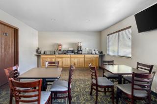 SureStay Plus by Best Western Montrose - 7