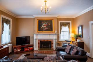 Historic 98 Fire Pit Game Room & Dog Friendly - 5