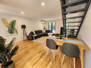 Park & Central City Spa-Pool Escape with Garage - Christchurch - 0