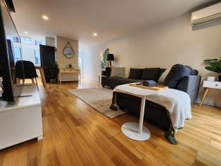 Park & Central City Spa-Pool Escape with Garage - 6