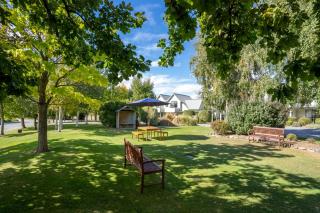 Colonial Manor Motel - 4