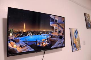 Luxe Cozy Studio w Roof Top View, 5G WiFi, Netflix - 1