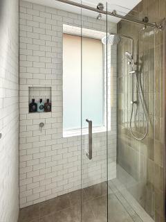 The Edward Lux retreat -Spacious 3BR Apartment - 6