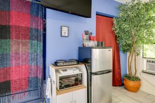 Serene West Palm Beach Gem Outdoor Entertainment! - 5