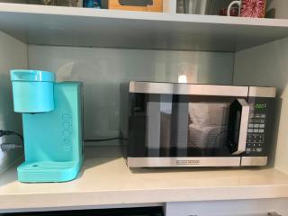 Ocean View Room at Ala Moana Hotel- Fees include - 4