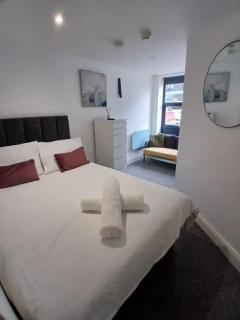 Elegant Broadway Retreat w Parking & Dog Friendly - 0