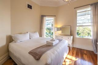 Crescent Villa - Stay Waiheke - 3