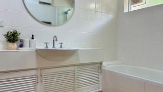 3 Bedroom Apartment - Sandy Bay - Gorgeous View - Sandy Bay - 3